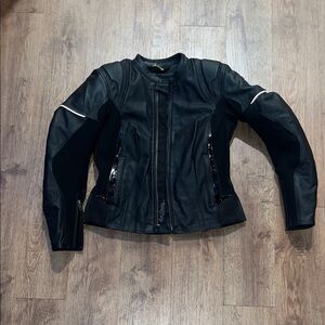 Scorpion exo get stung Women's Black Leather Jacket